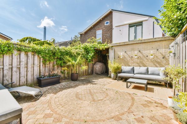 Cost of Courtyard Patio Service in Crystal Lake
